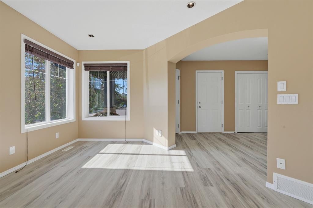 4 Everglen Grove Sw, Calgary, AB - Indoor Photo Showing Other Room