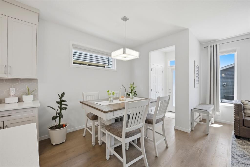 908 West Lakeview Drive, Chestermere, AB