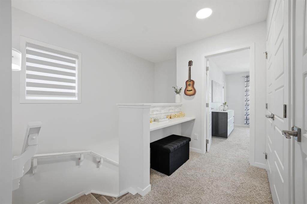 908 West Lakeview Drive, Chestermere, AB