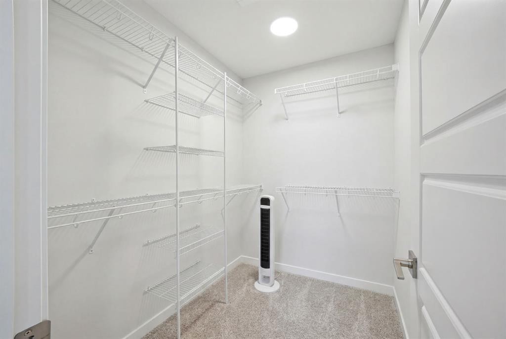 908 West Lakeview Drive, Chestermere, AB