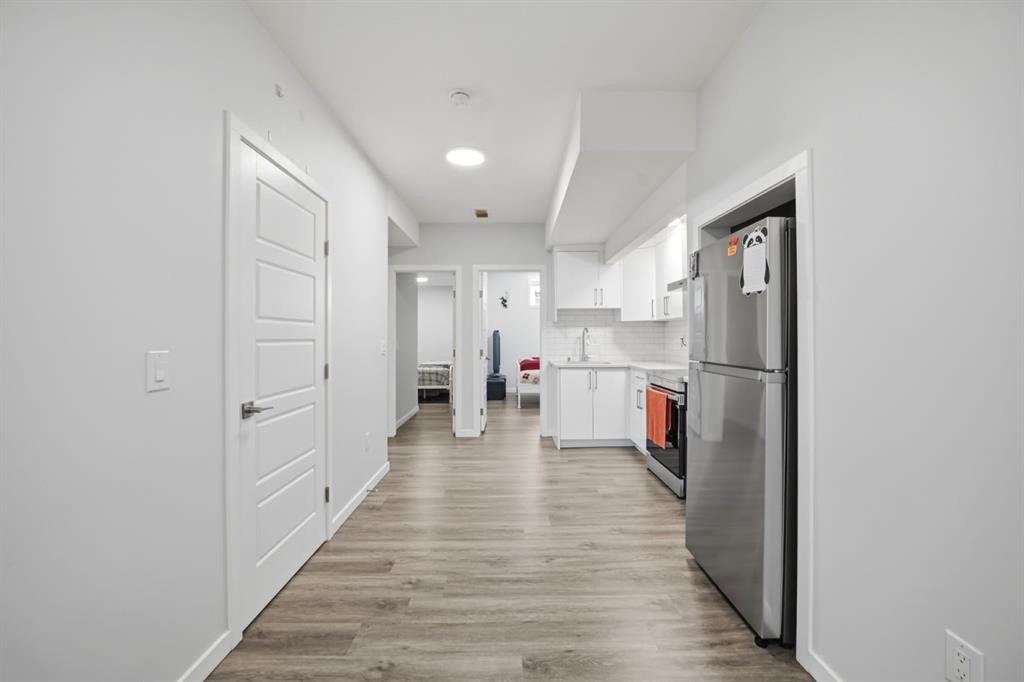 908 West Lakeview Drive, Chestermere, AB