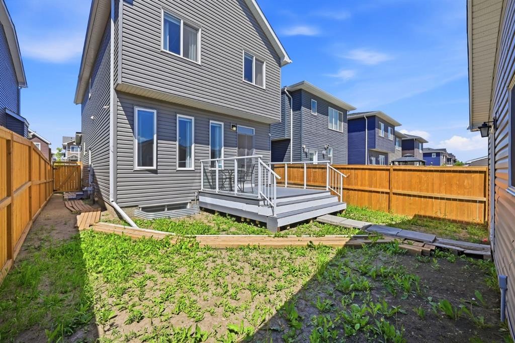 908 West Lakeview Drive, Chestermere, AB