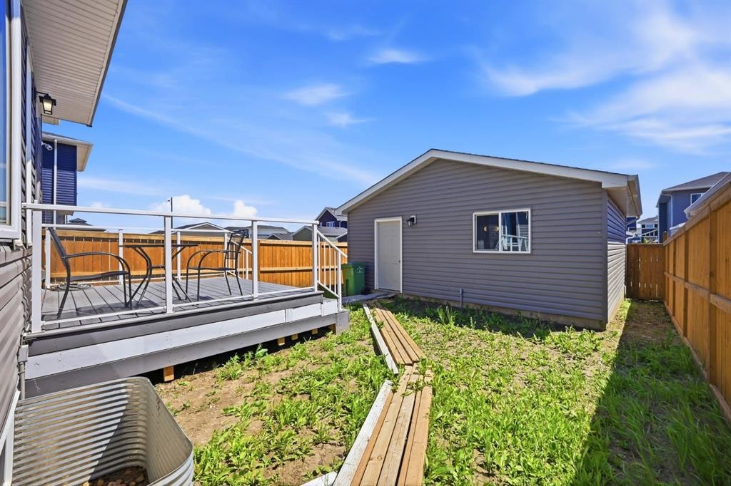 908 West Lakeview Drive, Chestermere, AB