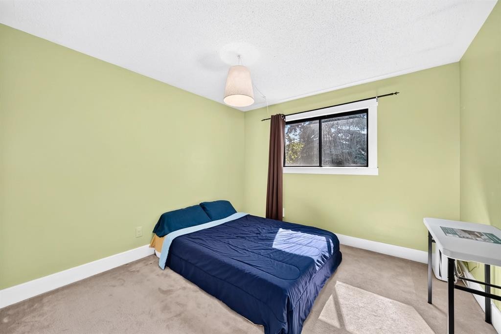 55 Doverglen Crescent Se, Calgary, AB