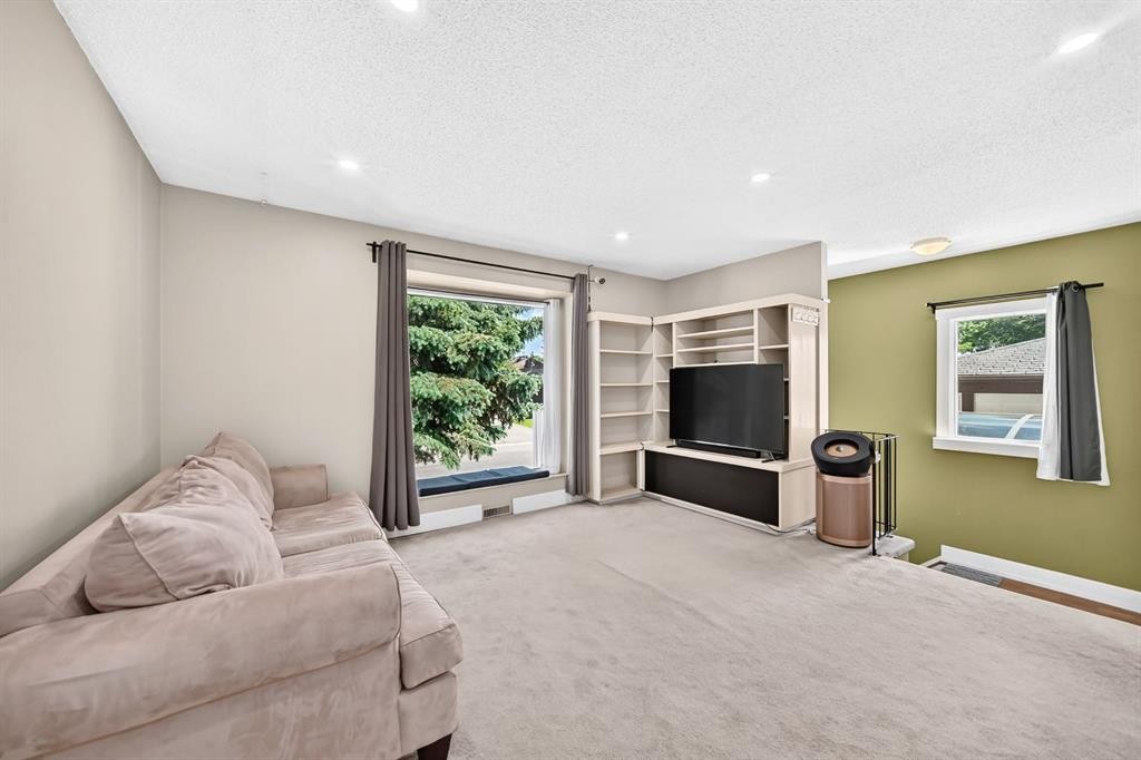 55 Doverglen Crescent Se, Calgary, AB