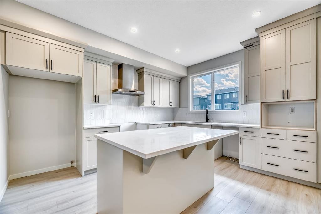 292 Marmot Grove Nw, Calgary, AB