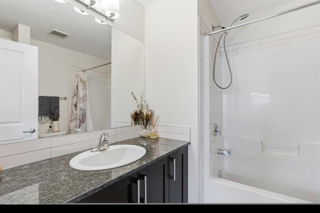 29 Legacy Path Se, Calgary, AB