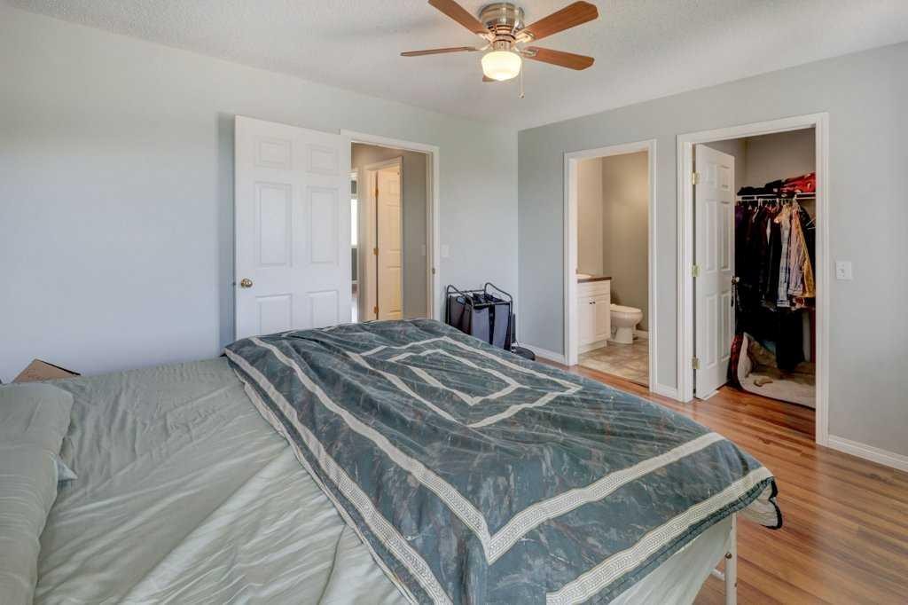 8034 24 Street Se, Calgary, AB - Indoor Photo Showing Bedroom