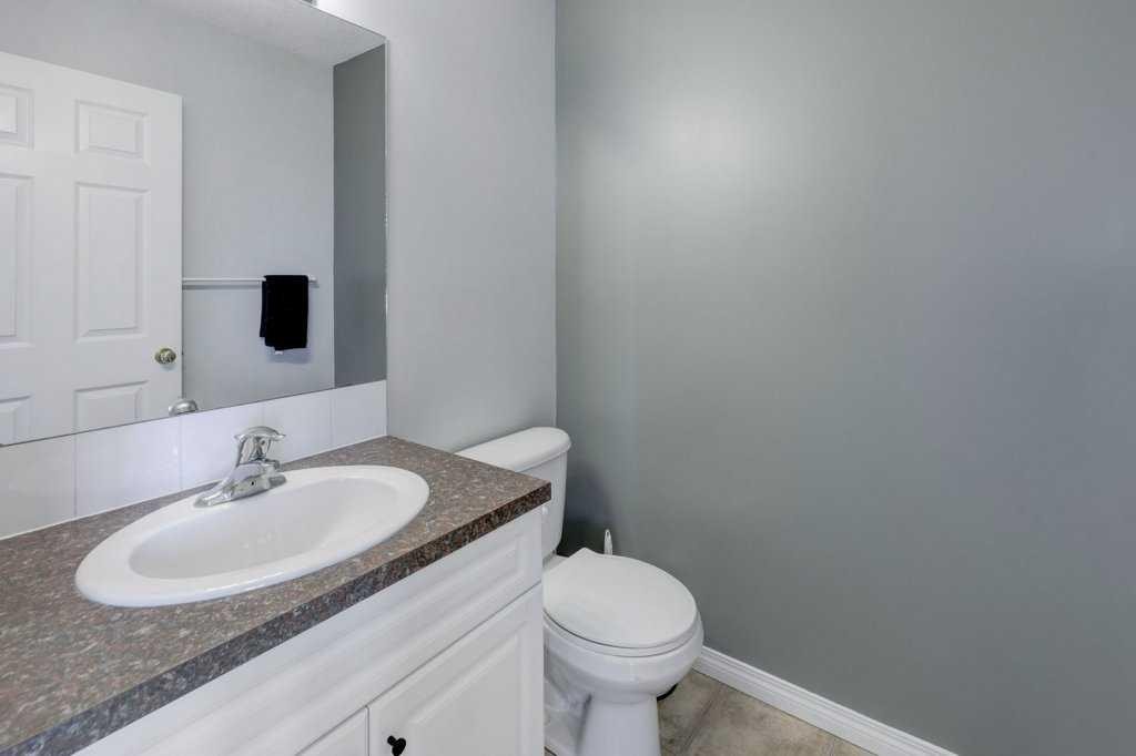 8034 24 Street Se, Calgary, AB - Indoor Photo Showing Bathroom