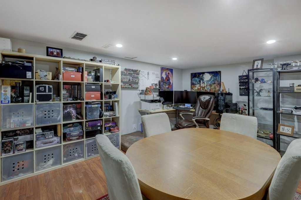 8034 24 Street Se, Calgary, AB - Indoor