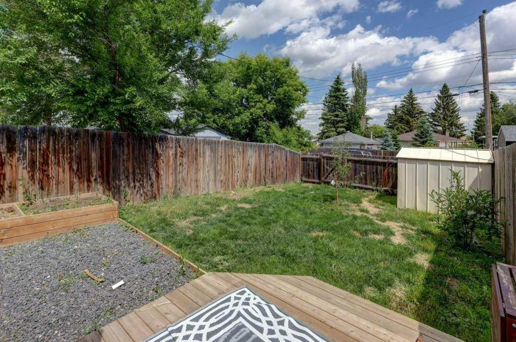 8034 24 Street Se, Calgary, AB - Outdoor