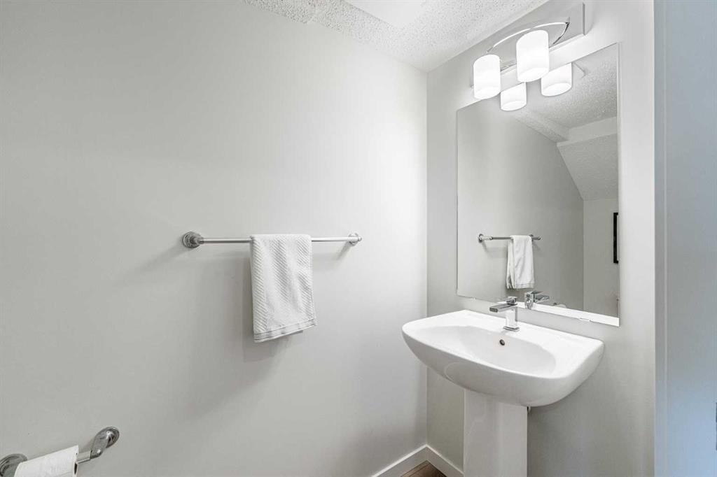310 Cranbrook Square Se, Calgary, AB