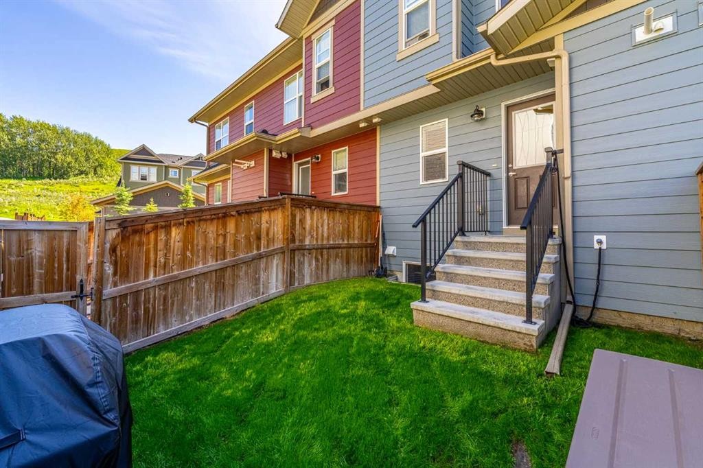 310 Cranbrook Square Se, Calgary, AB