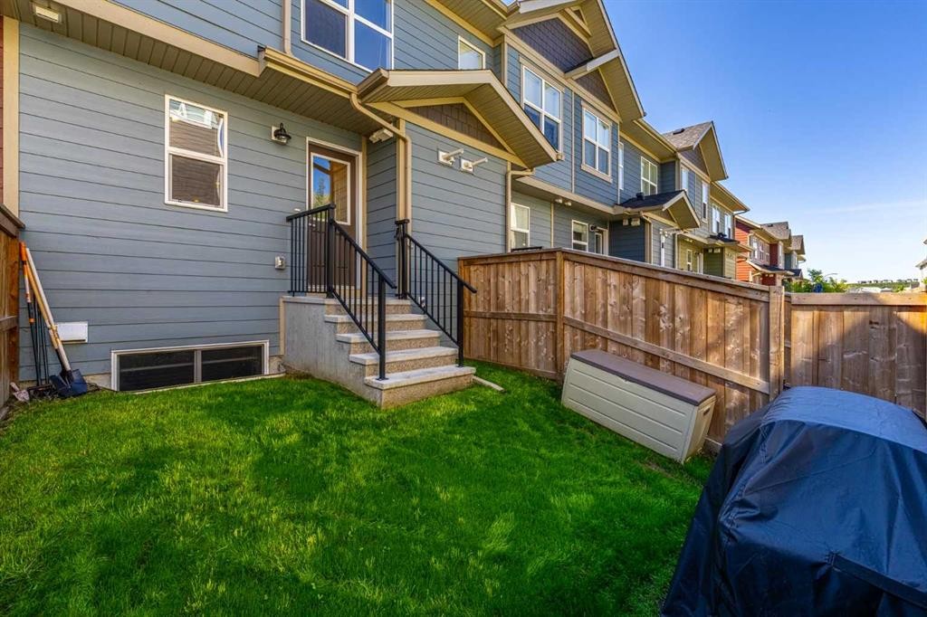 310 Cranbrook Square Se, Calgary, AB