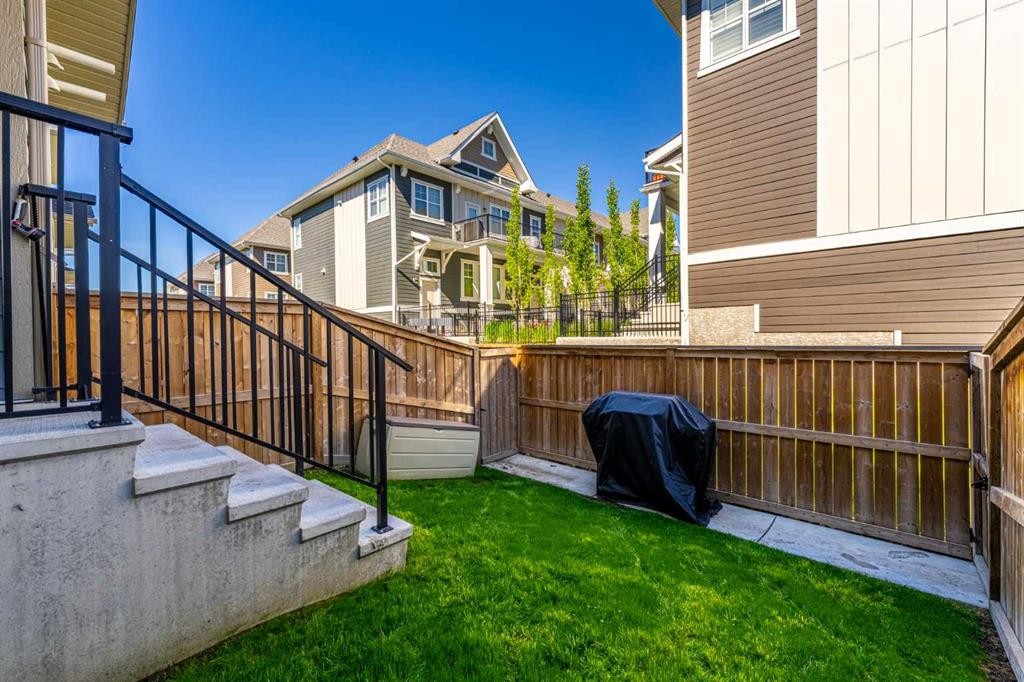 310 Cranbrook Square Se, Calgary, AB