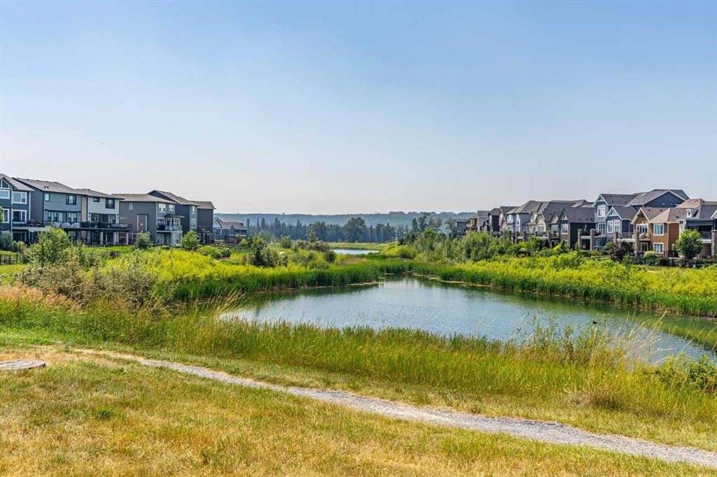 310 Cranbrook Square Se, Calgary, AB