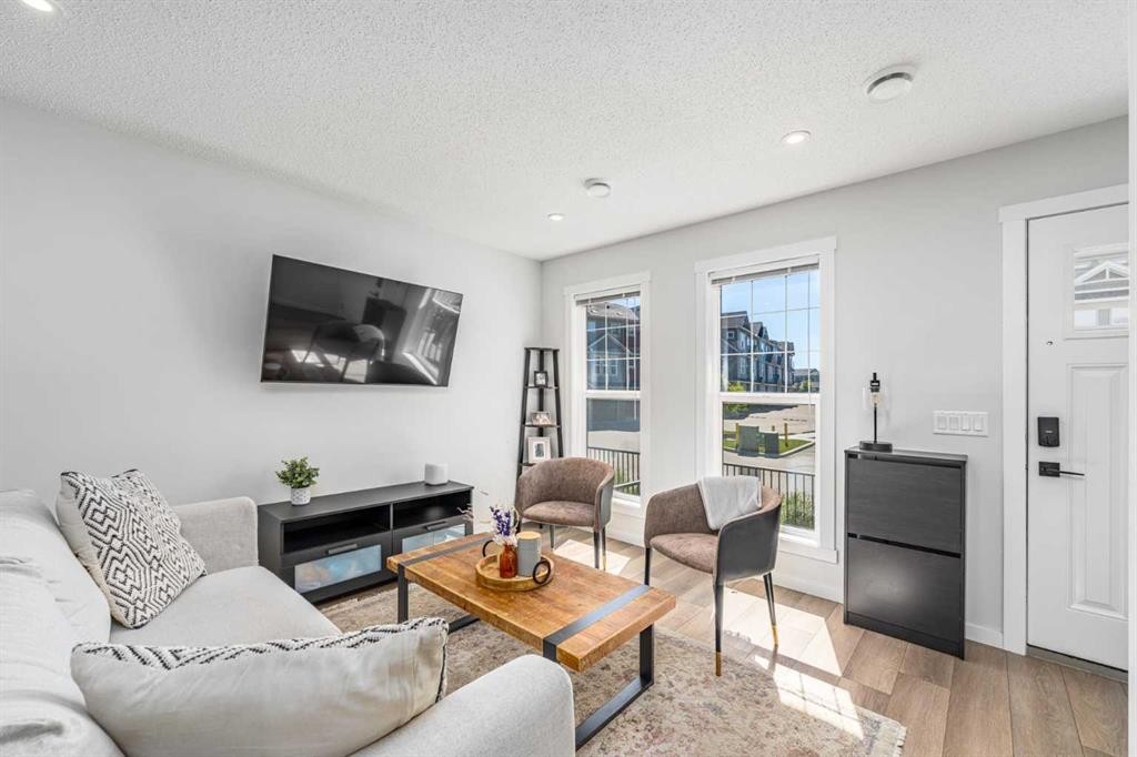 310 Cranbrook Square Se, Calgary, AB