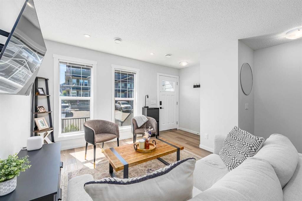 310 Cranbrook Square Se, Calgary, AB