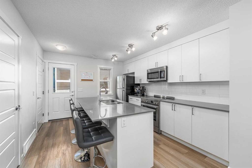310 Cranbrook Square Se, Calgary, AB