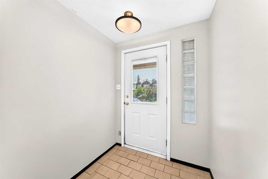 2028 Westmount Road Nw, Calgary, AB