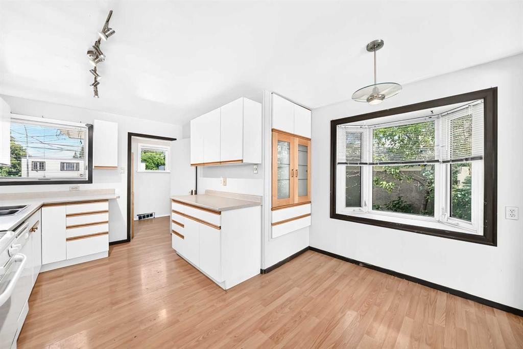 2028 Westmount Road Nw, Calgary, AB