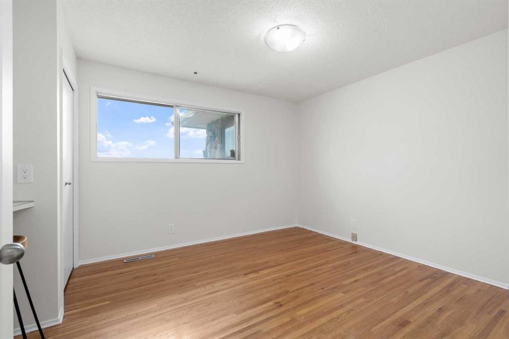 6215 Thorncliffe Drive Nw, Calgary, AB