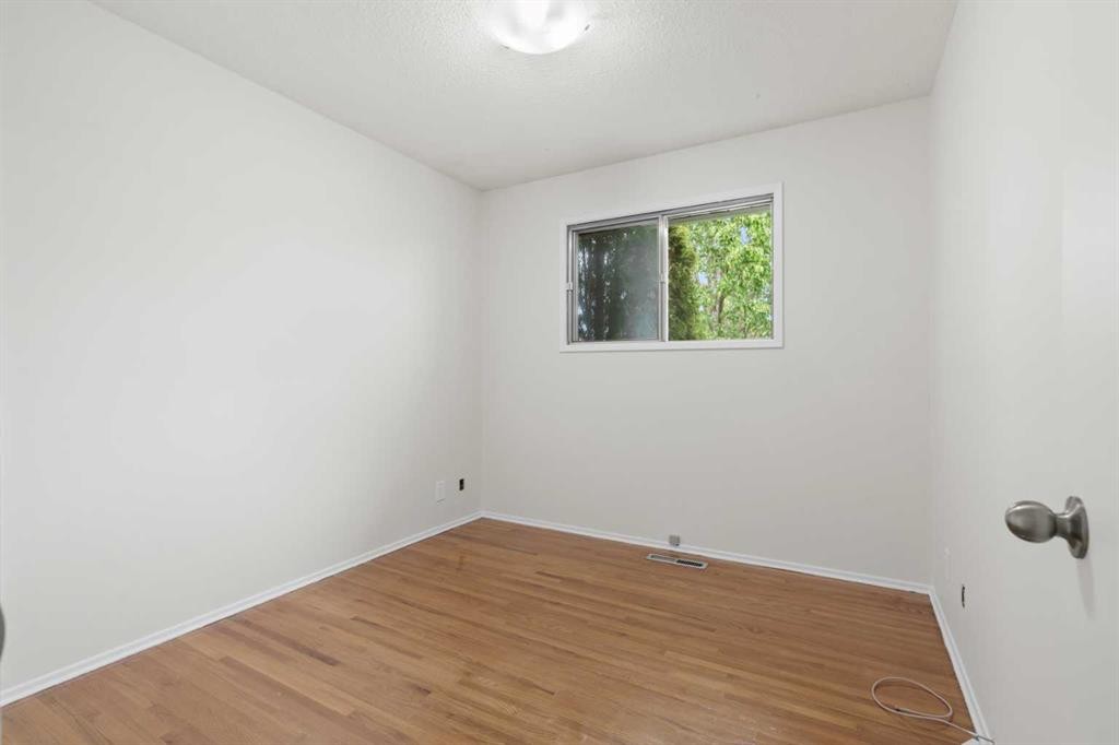 6215 Thorncliffe Drive Nw, Calgary, AB