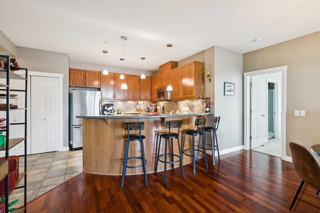 303-10 Hemlock Crescent Sw, Calgary, AB