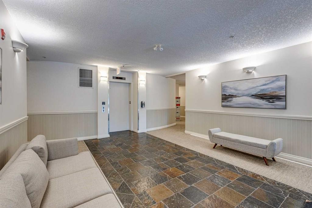 303-10 Hemlock Crescent Sw, Calgary, AB