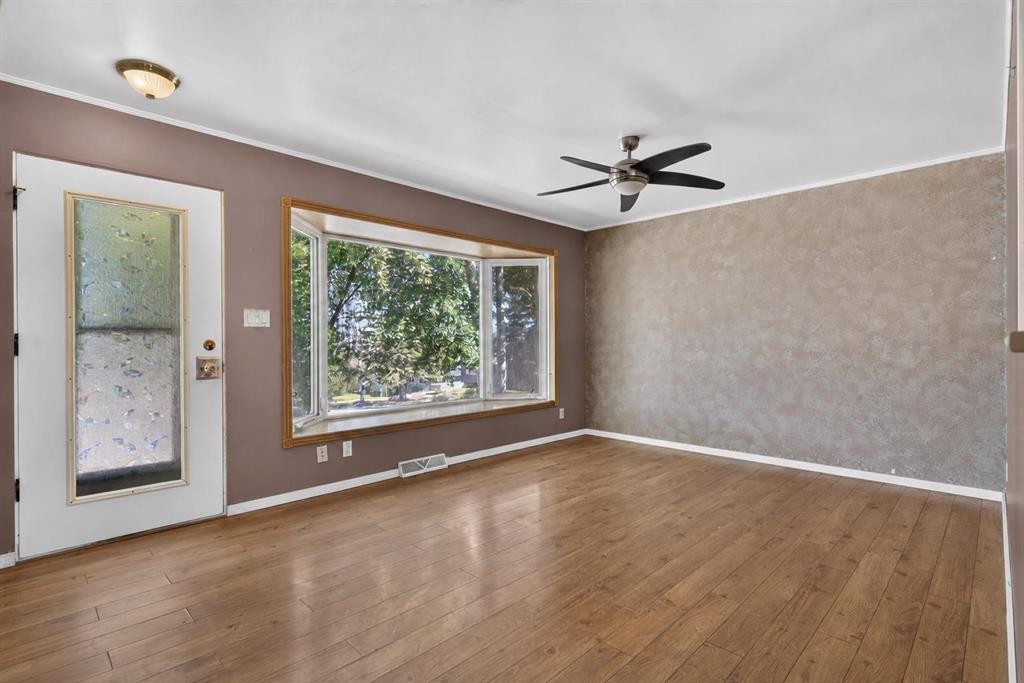 36 Hazelwood Crescent Sw, Calgary, AB