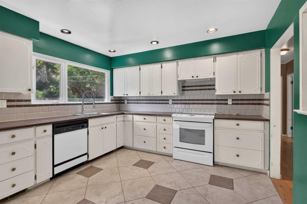 36 Hazelwood Crescent Sw, Calgary, AB