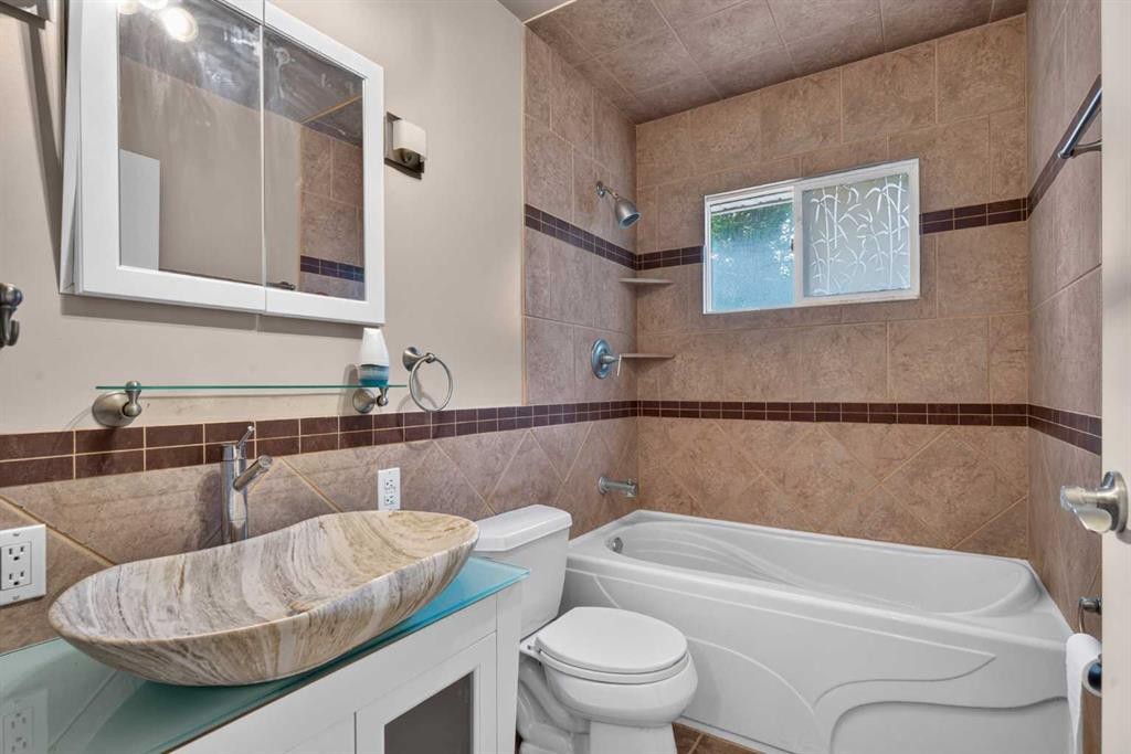36 Hazelwood Crescent Sw, Calgary, AB