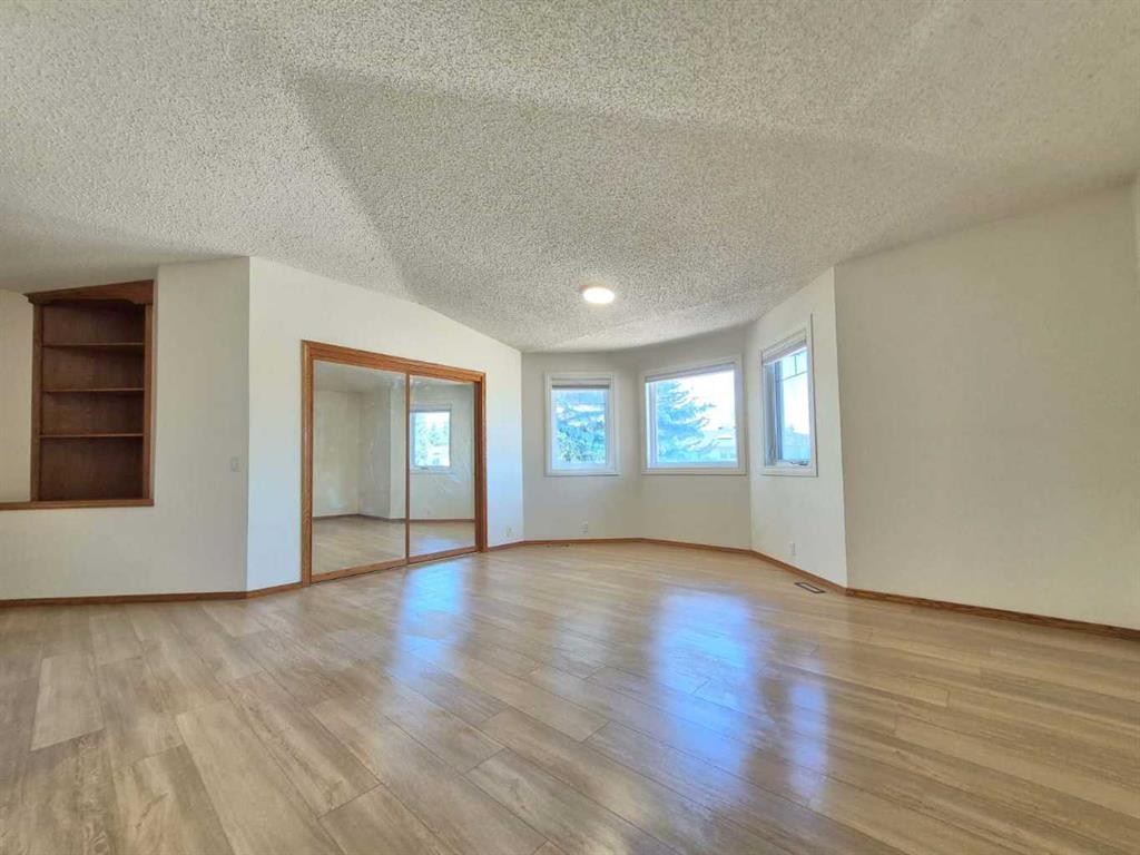 7 Suncastle Crescent Se, Calgary, AB