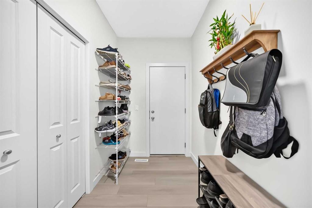 27 Belvedere Point Se, Calgary, AB - Indoor Photo Showing Other Room