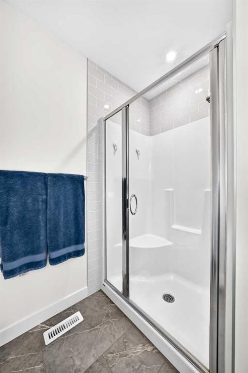 27 Belvedere Point Se, Calgary, AB - Indoor Photo Showing Bathroom