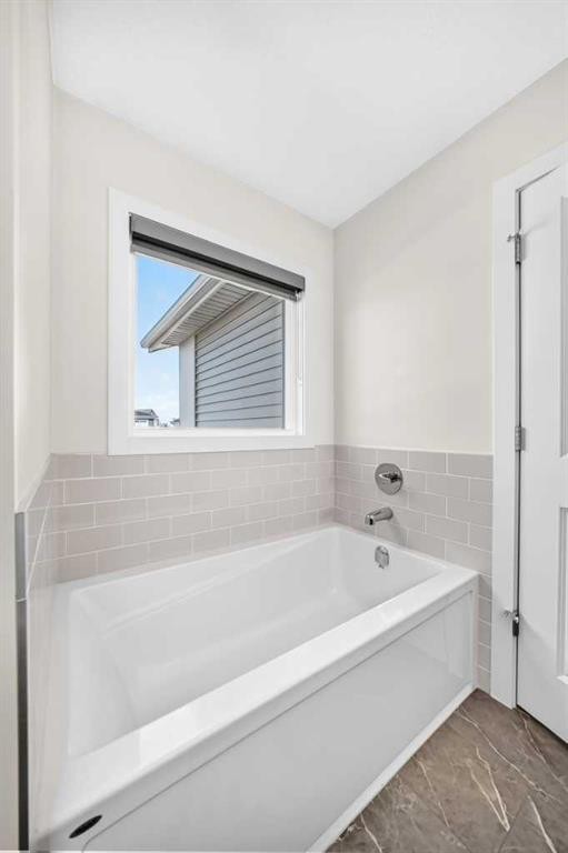 27 Belvedere Point Se, Calgary, AB - Indoor Photo Showing Bathroom