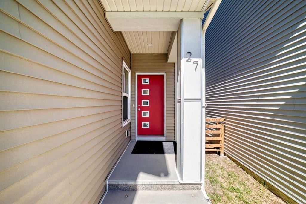27 Belvedere Point Se, Calgary, AB - Outdoor With Exterior