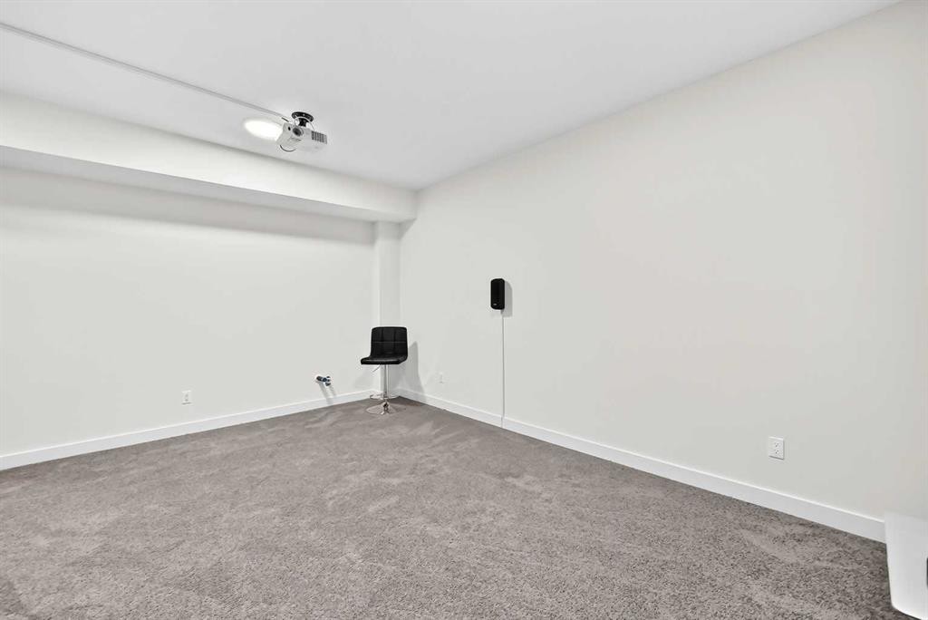 27 Belvedere Point Se, Calgary, AB - Indoor Photo Showing Other Room