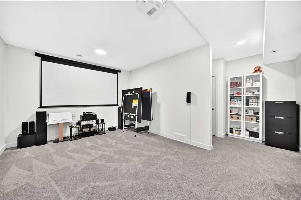 27 Belvedere Point Se, Calgary, AB - Indoor