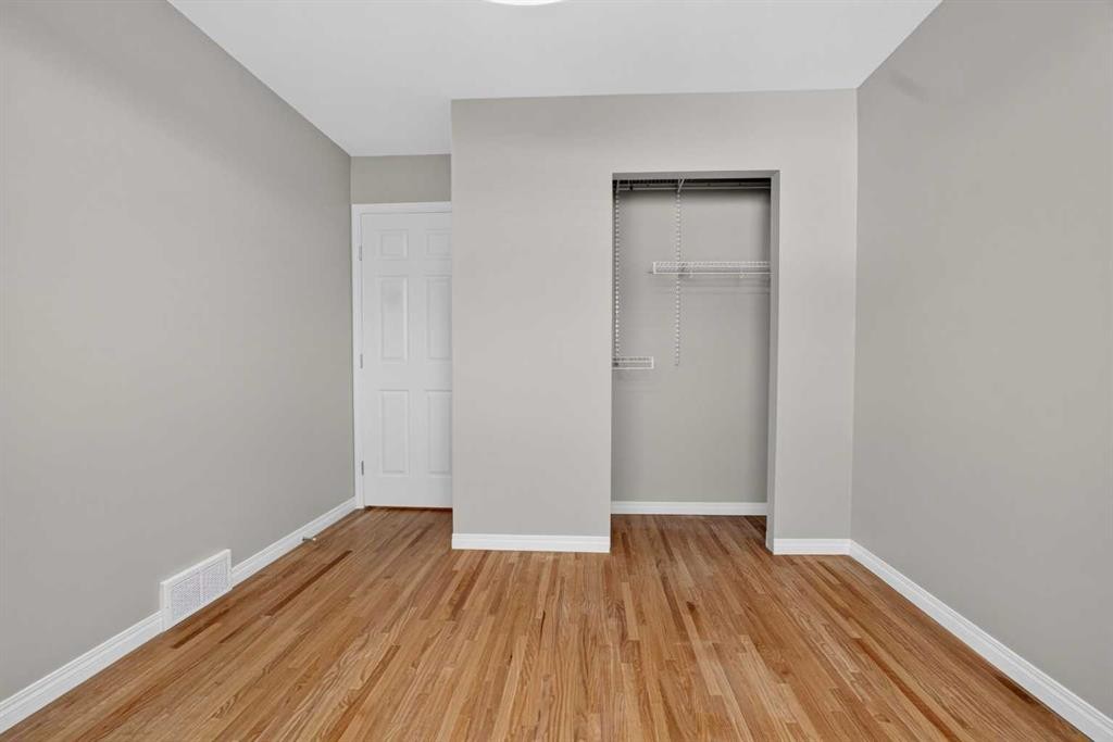 136 41 Avenue Nw, Calgary, AB - Indoor Photo Showing Other Room