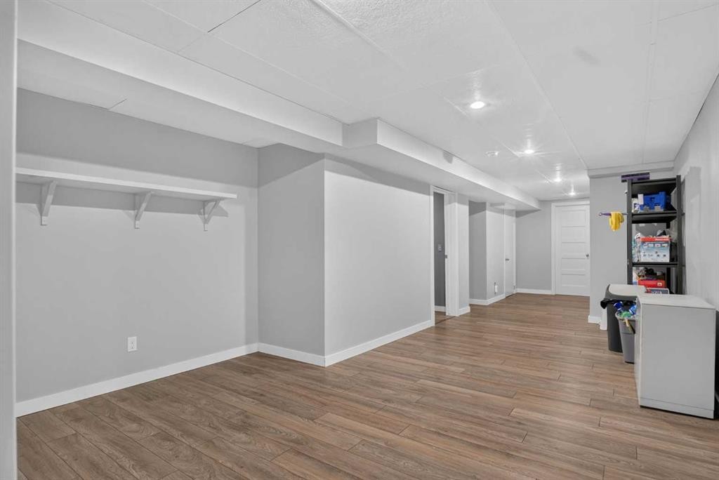 136 41 Avenue Nw, Calgary, AB - Indoor Photo Showing Other Room