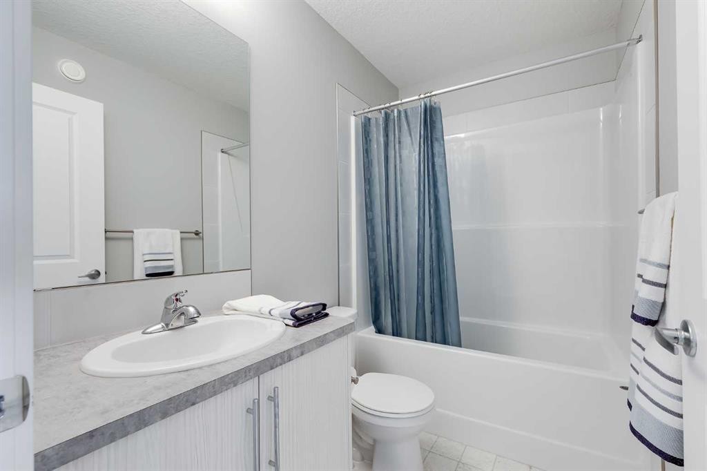47 Cornerbrook Gate Ne, Calgary, AB