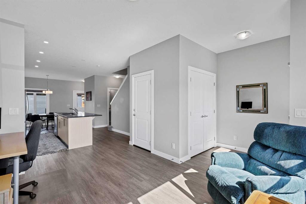 47 Cornerbrook Gate Ne, Calgary, AB