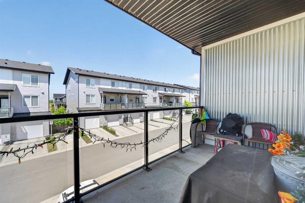 204-330 Redstone Ne, Calgary, AB