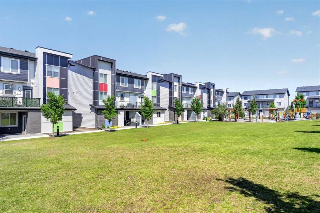 204-330 Redstone Ne, Calgary, AB