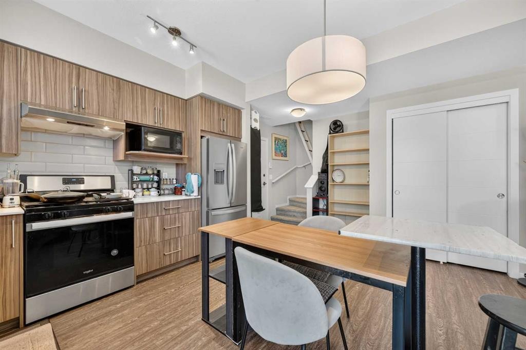 204-330 Redstone Ne, Calgary, AB