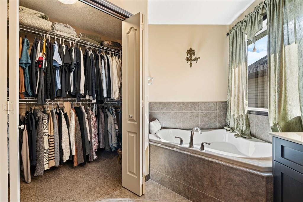 100 Brightoncrest Terrace Se, Calgary, AB