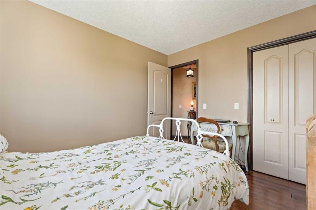 100 Brightoncrest Terrace Se, Calgary, AB