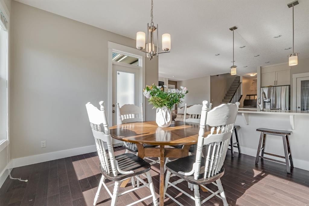 198 Mahogany Passage Se, Calgary, AB - Indoor Photo Showing Dining Room
