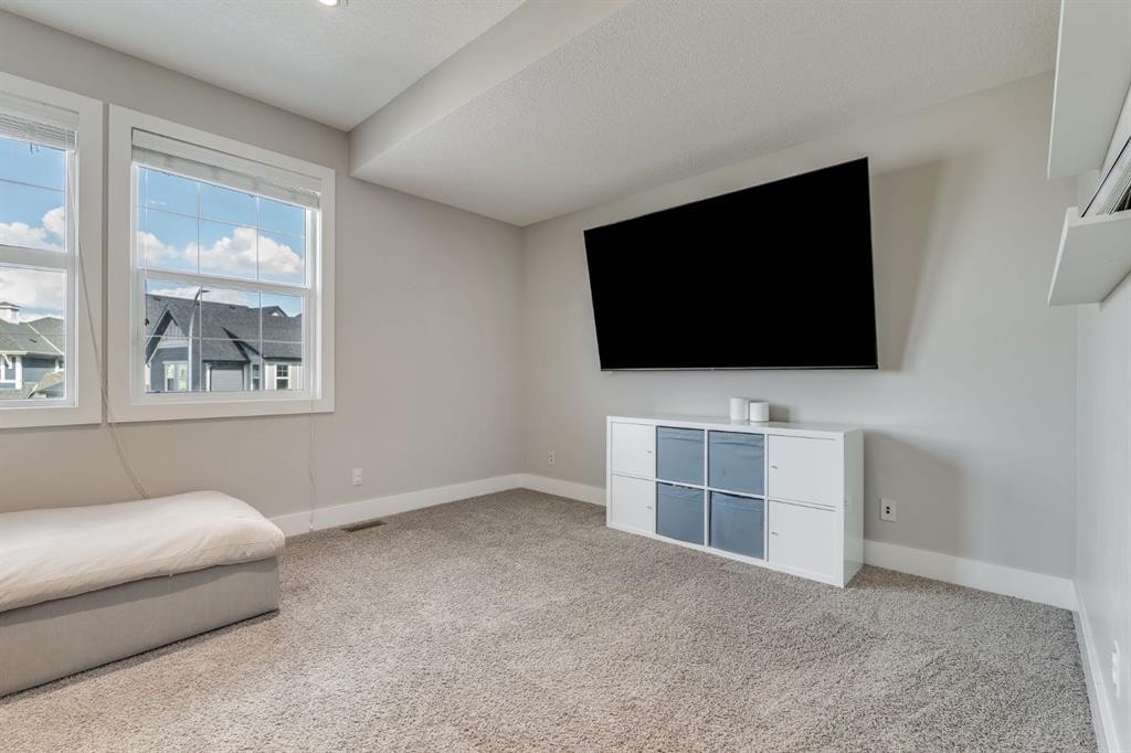 198 Mahogany Passage Se, Calgary, AB - Indoor